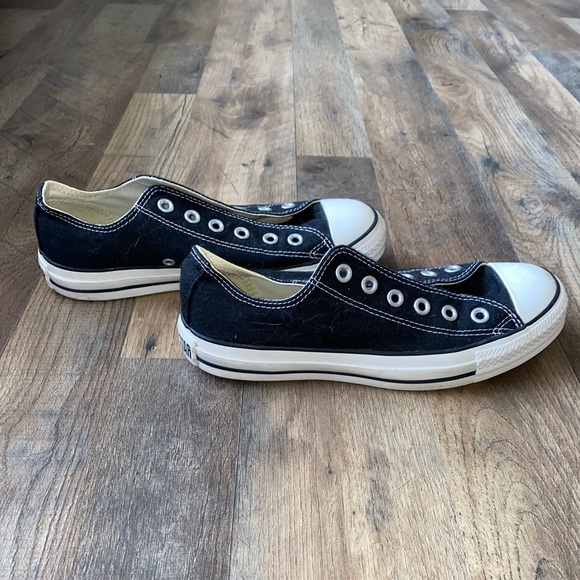 Barely worn. Converse size USA 7 shoe. Black/White. - Picture 2 of 4